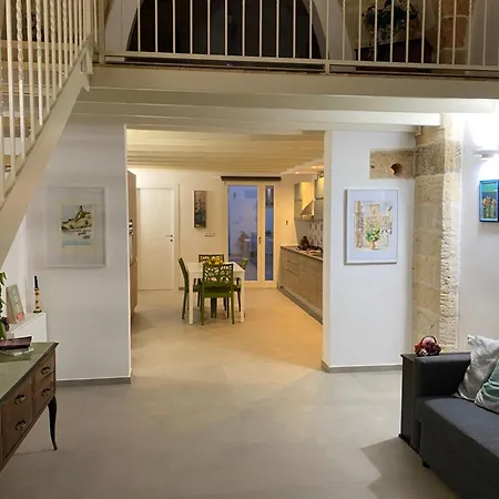 Messapia, La Casa Fra I Due Mari *